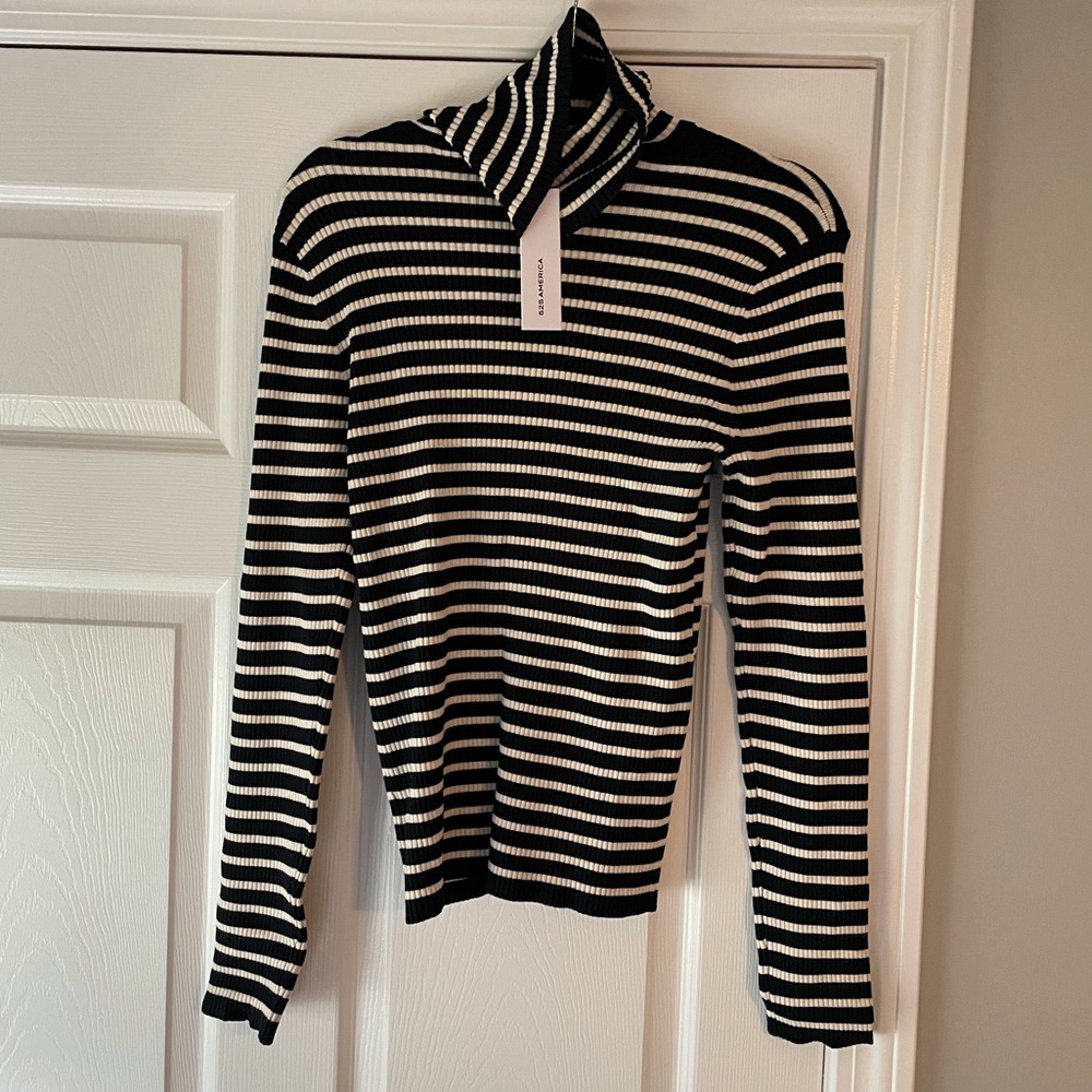 525 America sweater